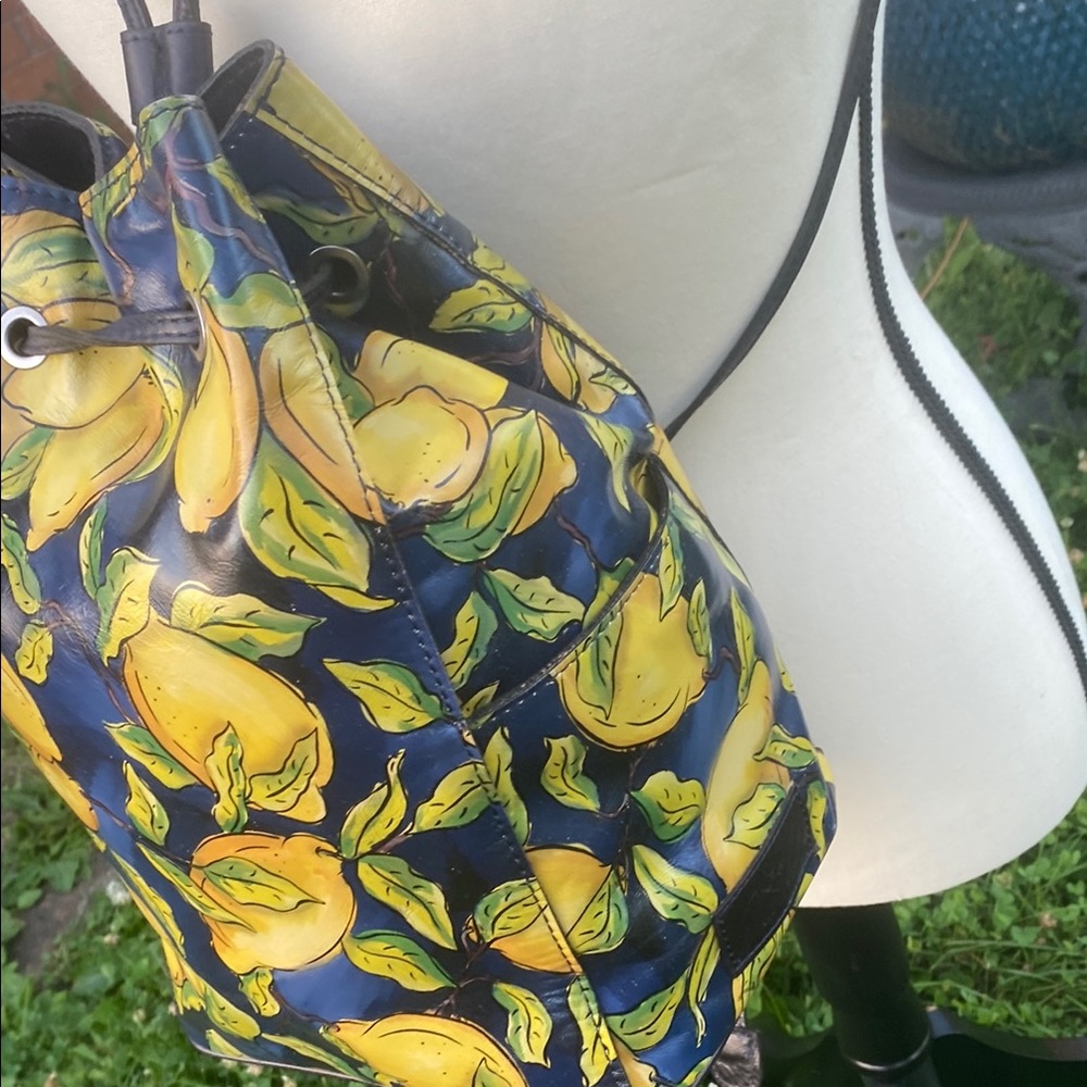 🍋🍋🍋💛💚Gorgeous patricia nash Lemon Print Drawstring Backpack navy blue . - Picture 6 of 14